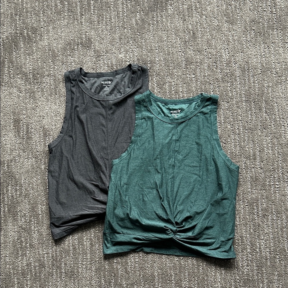 Old Navy Active Cloud 94 Soft Twist Front Crop Top